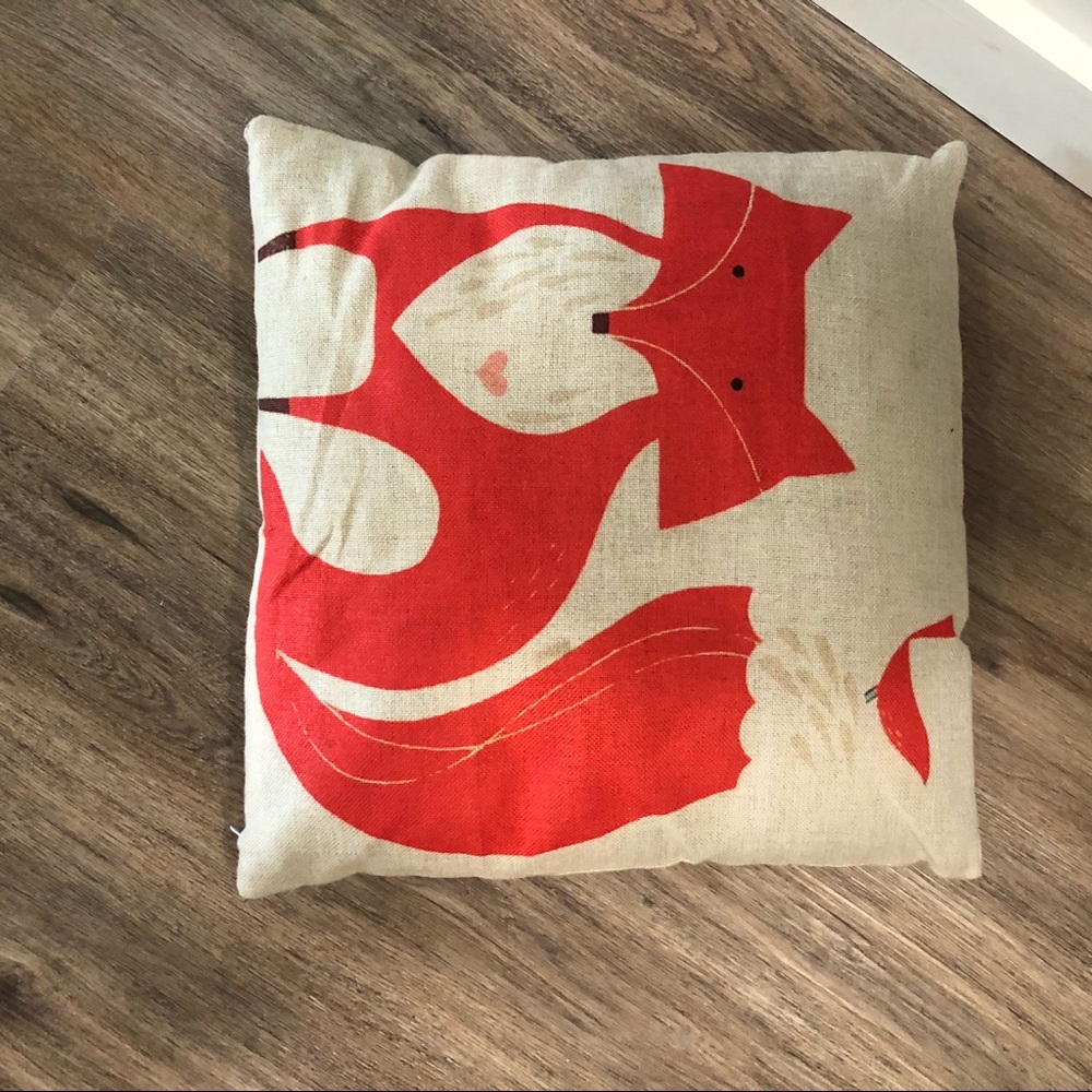 ✨Fox Throw Pillow✨